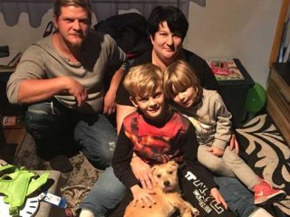 Pups hat eine tolle Familie gefunden