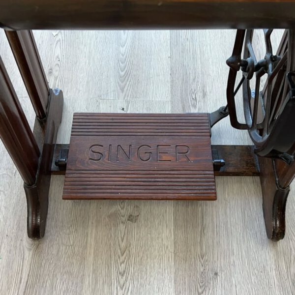 alte Singer-Nähmaschine – Bild 5